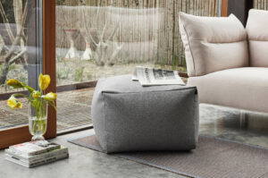 Hay Tappeto Tapis Marrone e Blu - dettaglio pouf