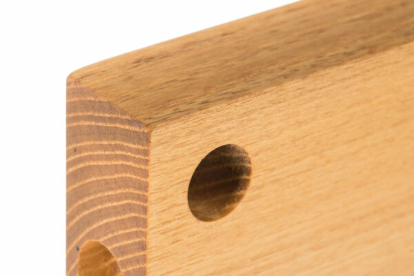 Sardinian cutting board - hole detail